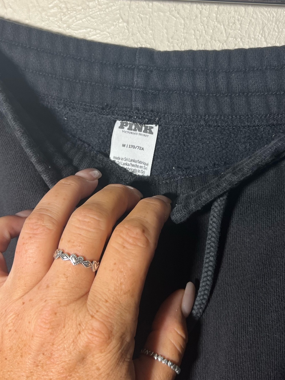 Vs Like New Black Shorts - Picture 3 of 4